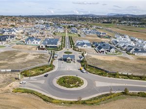 729 m² Land available in Graanendal