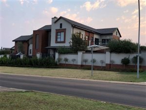 6 Bed House in Midstream Hill