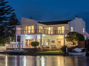 6 Bed House in Marina Da Gama