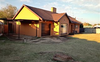 3 Bedroom House in Bonaero Park