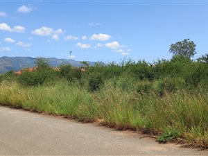 948 m² Land available in Chroom Park