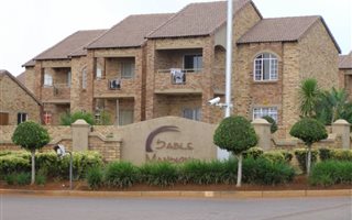 2 Bedroom Townhouse in Mooikloof Ridge