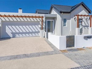 5 Bed House in Sitari