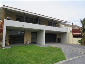 3 Bed House in Gordons Bay Central