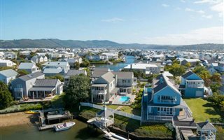4 Bedroom House in Thesen Islands