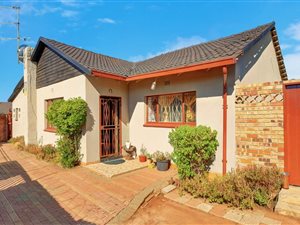 4 Bed House in Lenasia