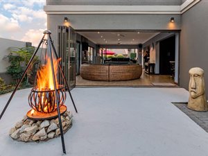 5 Bed House in Glen Erasmia