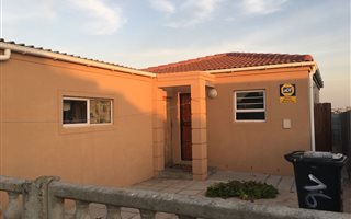 2 Bedroom House in Kalkfontein