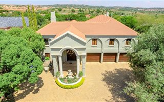 5 Bedroom House in Woodhill
