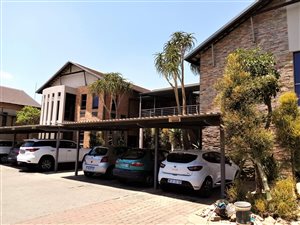 133 m² Commercial space in Silver Lakes