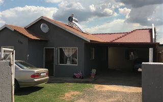 4 Bedroom House in Lenasia South