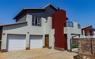 3 Bedroom House in Hazeldean (Silverlakes Surroundings)