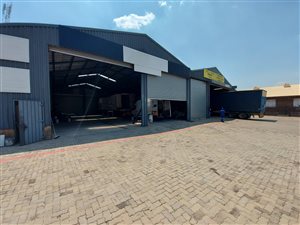 1240 m² Industrial space in Clayville