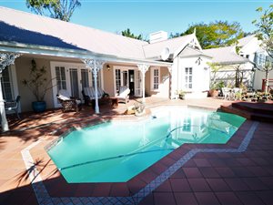 4 Bed House in Baysville