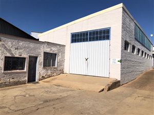 590 m² Industrial space in Krugersdorp Central