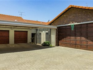 5 Bedroom House in Eldoraigne
