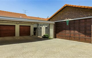 5 Bedroom House in Eldoraigne