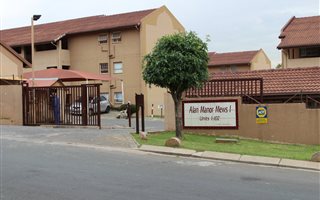 2 Bedroom Apartment in Alan Manor