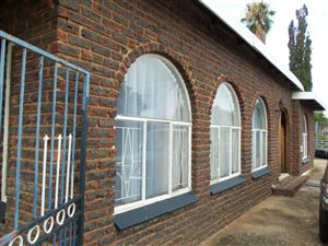 4 Bed House in Parktown Estate