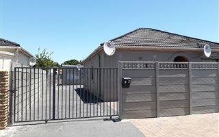 Bachelor apartment in Goodwood