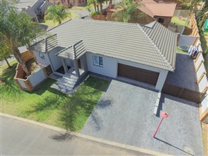 4 Bed House in Amberfield Manor