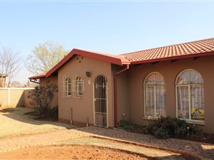 3 Bed House in Bakerton