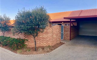 3 Bedroom Townhouse in Equestria