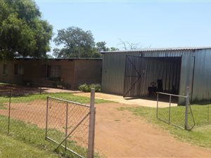 2.2 ha Land available in Zandfontein AH