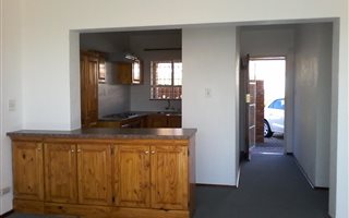 2 Bedroom Townhouse in Noordheuwel