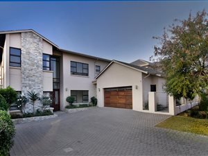 5 Bed House in Waterfall Country Village