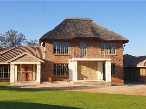 2.8 ha Farm in Donkerhoek