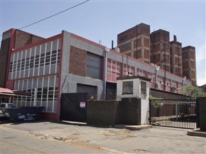 1650 m² Commercial space in Village Deep