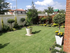 3 Bed Apartment in Greenstone Crest