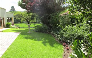 2 Bedroom Garden Cottage in Woodmead