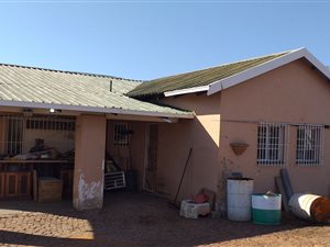 8.5 ha Smallholding in Vasfontein