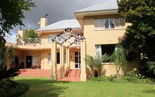 4 Bedroom House in Langerug