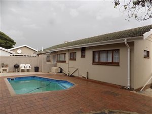 4 Bed House in Bluff