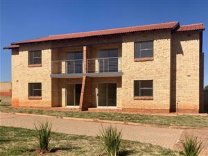 2 Bed Townhouse in Lenasia South
