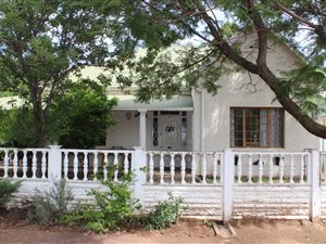 4 Bed House in Top Town