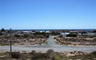 978 m² Land available in Da Gama Bay