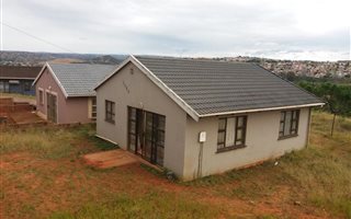 2 Bedroom House in Lamontville