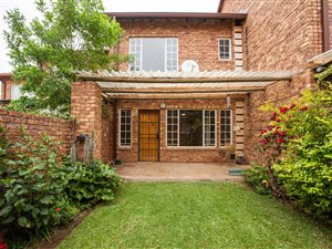 2 Bed Townhouse in Hazeldean (Silverlakes Surroundings)