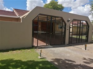 3 Bed House in Riebeeckstad