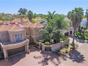 4 Bedroom House in Centurion Golf Estate