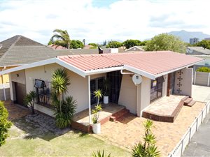 4 Bed House in Goodwood Estate