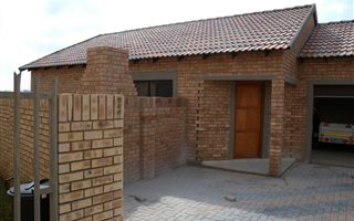 2 Bedroom House in Meiringspark
