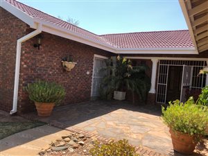3 Bed House in Royldene