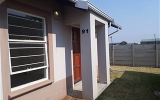2 Bedroom House in Aureus