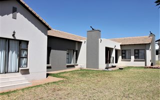 3 Bedroom House in Midlands Estate