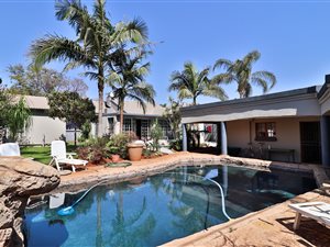 4 Bed House in Sinoville